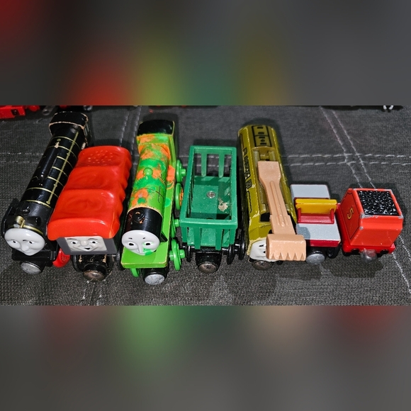 Diesel 10 - Thomas The Tank Engine & Friends Wooden Railway Magnet Trains - Picture 2 of 9